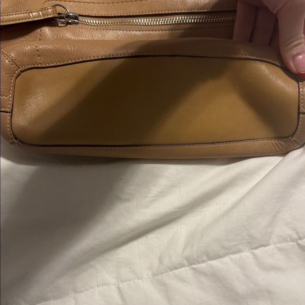 Coach - Tan Leather Shoulder Bag - Picture 5 of 11